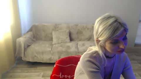 sexybeatriice online show from March 14, 8:15 am