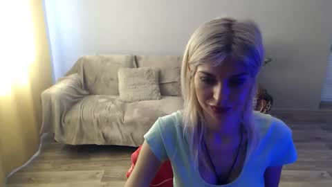sexybeatriice online show from June 2, 6:14 am