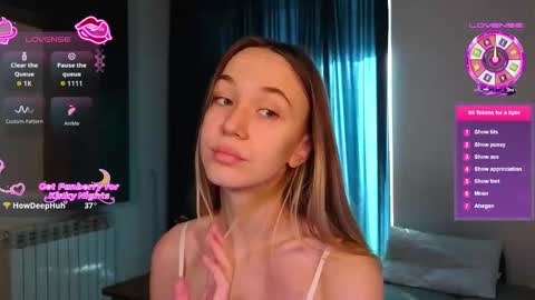 Sophia online show from December 17, 9:57 am