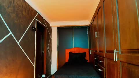 N A F online show from February 24, 7:19 pm