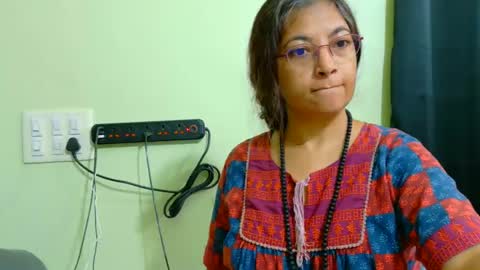 Snapshot of sexyniharika chatting on September 27, 4:52 am Niharika online show from September 27, 4:52 am
