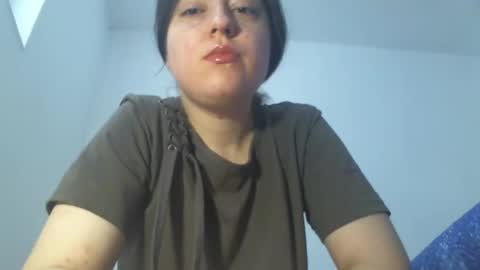 Snapshot of sexynyu18 chatting on November 1, 9:46 am Alex online show from November 1, 9:46 am