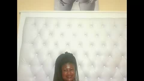 queenivy online show from September 19, 8:08 pm