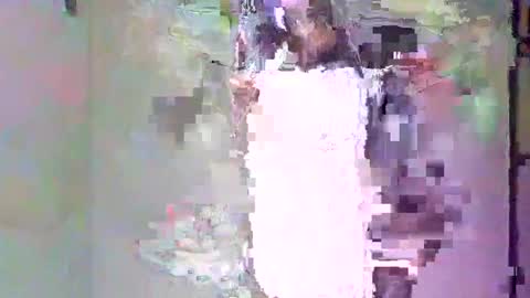Snapshot of sexyy_tiny chatting on February 5, 11:12 am Mel online show from February 5, 11:12 am