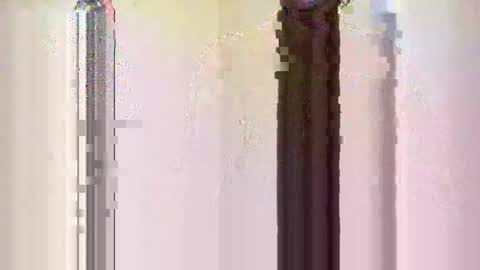 Snapshot of sexyy_tiny chatting on March 3, 9:27 am Mel online show from March 3, 9:27 am