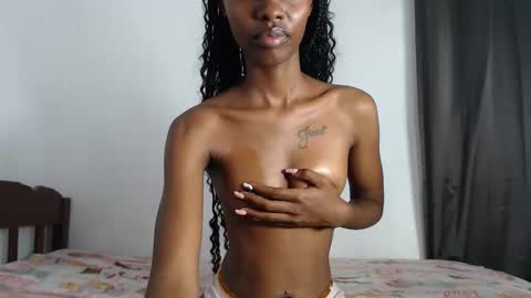 sexyzuriel online show from May 17, 10:47 am