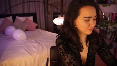 Lily  online show from November 29, 4:00 pm