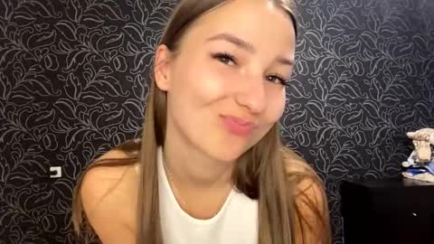 Snapshot of shalonjoosten chatting on September 19, 3:22 pm Iris online show from September 19, 3:22 pm