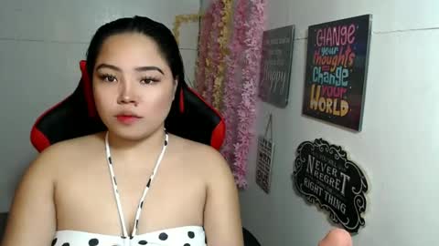 Snapshot of shamcysupsup chatting on March 4, 8:35 am Shamcy online show from March 4, 8:35 am