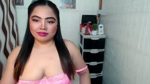 Snapshot of shamcysupsup chatting on September 25, 5:17 am Shamcy online show from September 25, 5:17 am
