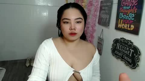Snapshot of shamcysupsup chatting on February 15, 9:16 am Shamcy online show from February 15, 9:16 am
