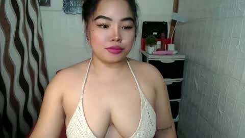 Snapshot of shamcysupsup chatting on September 19, 8:24 am Shamcy online show from September 19, 8:24 am