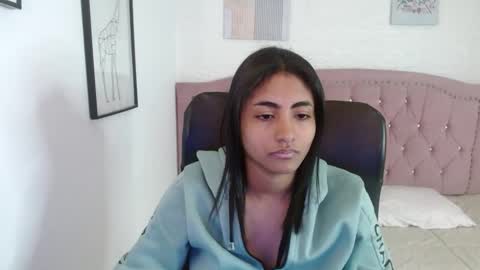 Snapshot of shaneelle chatting on October 20, 3:20 am shanelle online show from October 20, 3:20 am