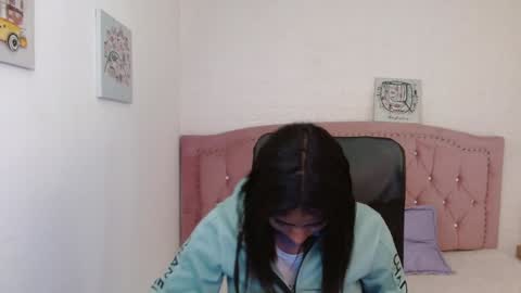 Snapshot of shaneelle chatting on January 15, 3:00 am shanelle online show from January 15, 3:00 am