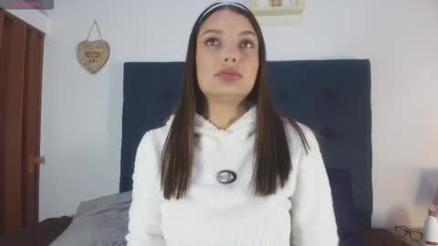 shantallvegga1 online show from March 25, 11:46 am