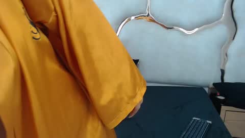 Snapshot of shariff_ chatting on February 15, 2:44 pm shariff_ online show from February 15, 2:44 pm