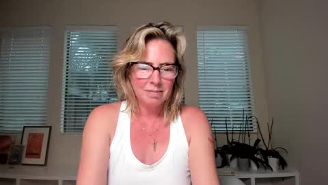 Sharkgirl online show from December 27, 11:31 pm