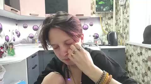 Sara online show from June 14, 5:02 pm