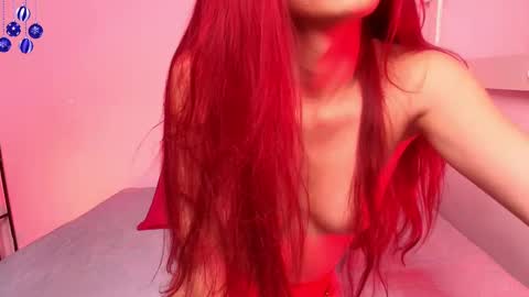 Snapshot of sharlott_kiss chatting on December 6, 12:27 pm Sharlott online show from December 6, 12:27 pm