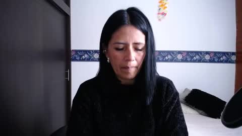Snapshot of sharoon__cherry_ chatting on September 23, 3:43 pm sharon online show from September 23, 3:43 pm