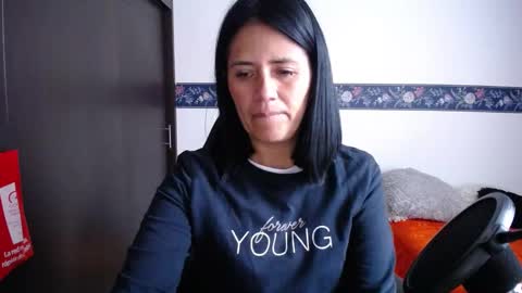 Snapshot of sharoon__cherry_ chatting on October 8, 11:58 am sharon online show from October 8, 11:58 am