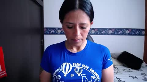 Snapshot of sharoon__cherry_ chatting on October 18, 3:26 pm sharon online show from October 18, 3:26 pm