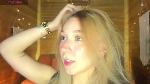 Shantall online show from March 22, 2:28 am