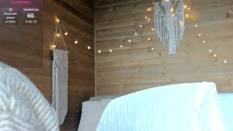 Shantall online show from March 3, 9:32 pm