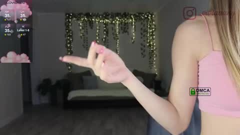 shawty_vi online show from November 13, 7:29 am