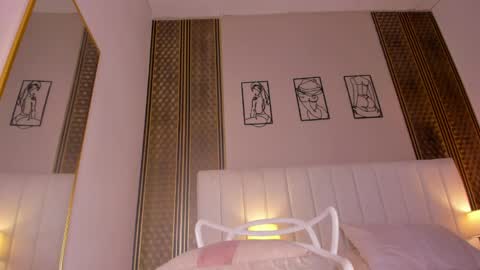 sheila__x online show from April 7, 6:43 pm