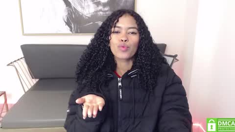 Snapshot of shenna_brunette_ chatting on January 20, 1:00 pm Shenna online show from January 20, 1:00 pm