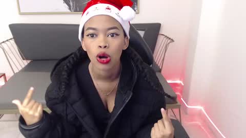Snapshot of shenna_brunette_ chatting on December 14, 1:16 pm Shenna online show from December 14, 1:16 pm