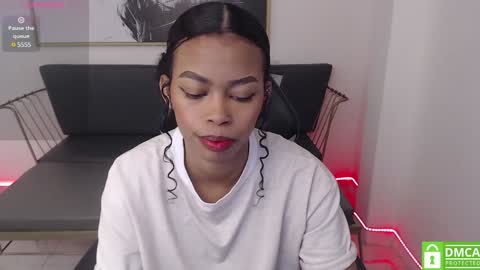 Snapshot of shenna_brunette_ chatting on February 3, 1:08 pm Shenna online show from February 3, 1:08 pm