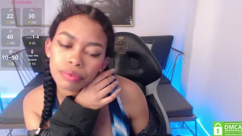Snapshot of shenna_brunette_ chatting on January 30, 2:36 pm Shenna online show from January 30, 2:36 pm
