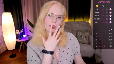 Hello guys my name is Aemilia online show from January 21, 11:24 am