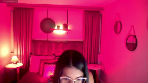 Snapshot of sheyla_hills_ chatting on January 19, 4:33 am Sheyla online show from January 19, 4:33 am