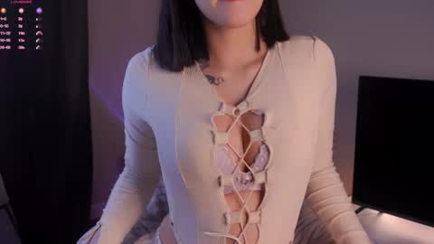 Iris online show from November 28, 12:08 pm