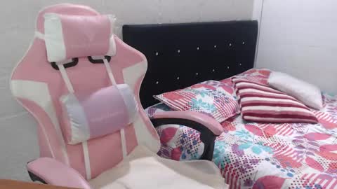 shira evans40 online show from February 16, 3:27 pm