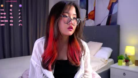 Naomi online show from April 21, 11:06 am