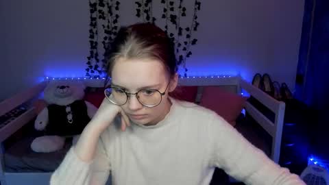 shy_elina01 online show from November 6, 10:54 am