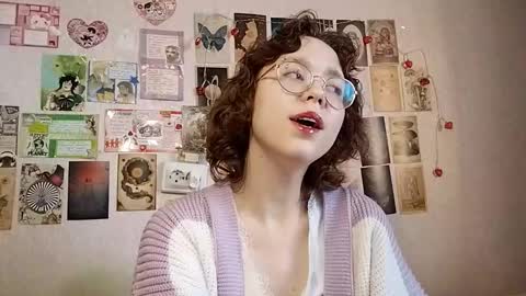 Milena online show from September 18, 1:53 pm