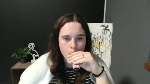 Snapshot of shy_lil chatting on October 2, 12:10 pm shy_lil online show from October 2, 12:10 pm
