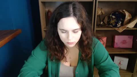 Snapshot of shy_lil chatting on October 13, 12:41 pm shy_lil online show from October 13, 12:41 pm