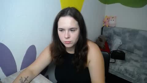 Snapshot of shy_lil chatting on September 22, 12:14 pm shy_lil online show from September 22, 12:14 pm