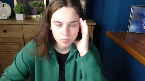 Snapshot of shy_lil chatting on September 15, 6:21 am shy_lil online show from September 15, 6:21 am