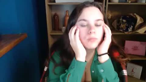 Snapshot of shy_lil chatting on October 9, 10:19 am shy_lil online show from October 9, 10:19 am