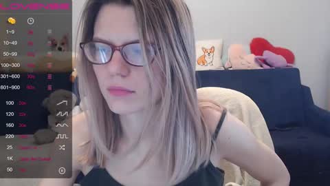 Snapshot of shy_moony chatting on February 18, 7:10 pm just Alex online show from February 18, 7:10 pm
