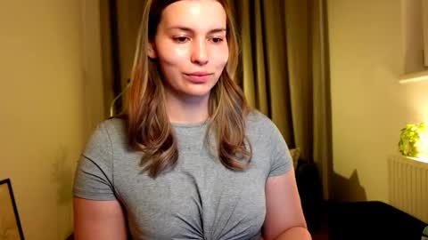 shy_nerd_babyy online show from February 22, 4:40 am