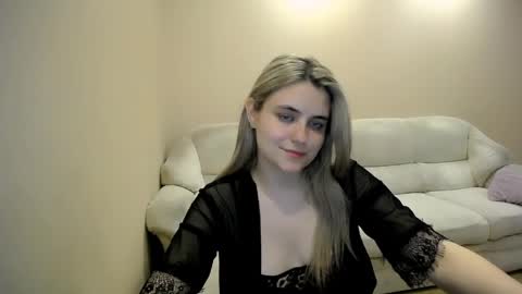 shy_sabrina_ online show from April 1, 9:01 pm