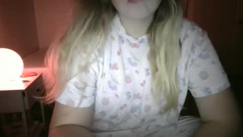 Elyse online show from November 12, 1:36 am